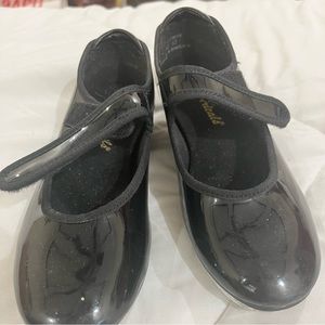 Girls tap shoes